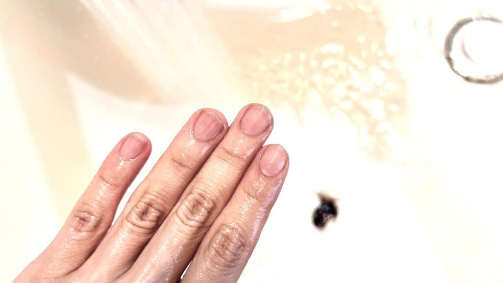 ヘアボーテボタニカルカラークリームシャンプーは手が汚れないか検証